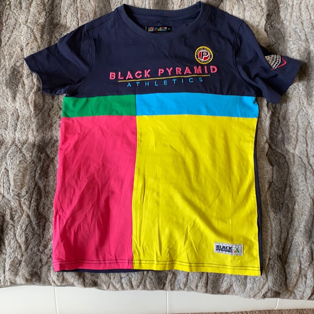 CHRIS BROWN black pyramid tee